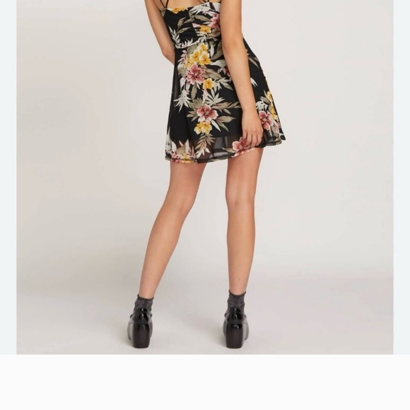 Volcom Black floral mesh overlay mini - Picture 12 of 12